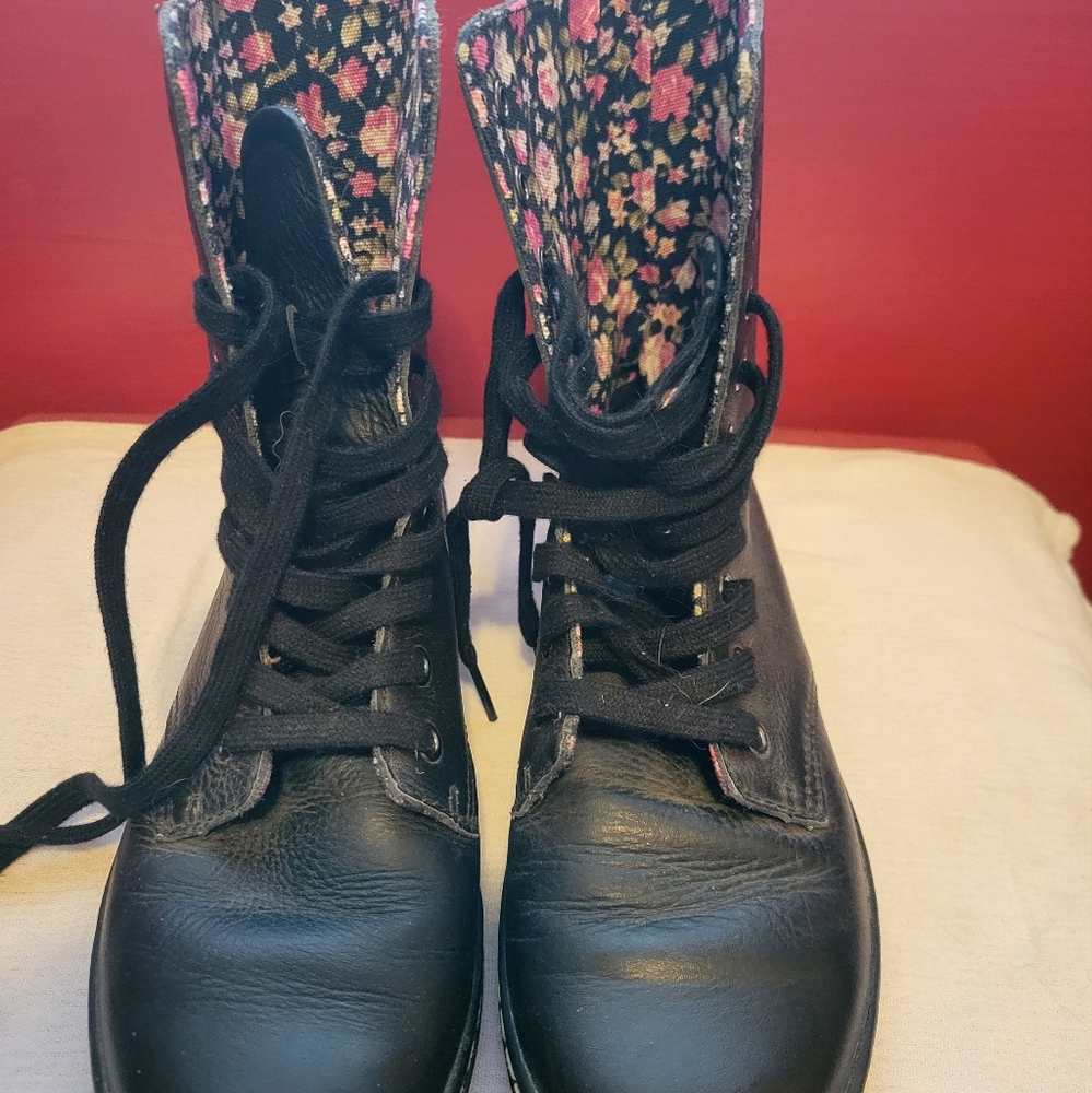 Dr Martens Black Boots Size 7